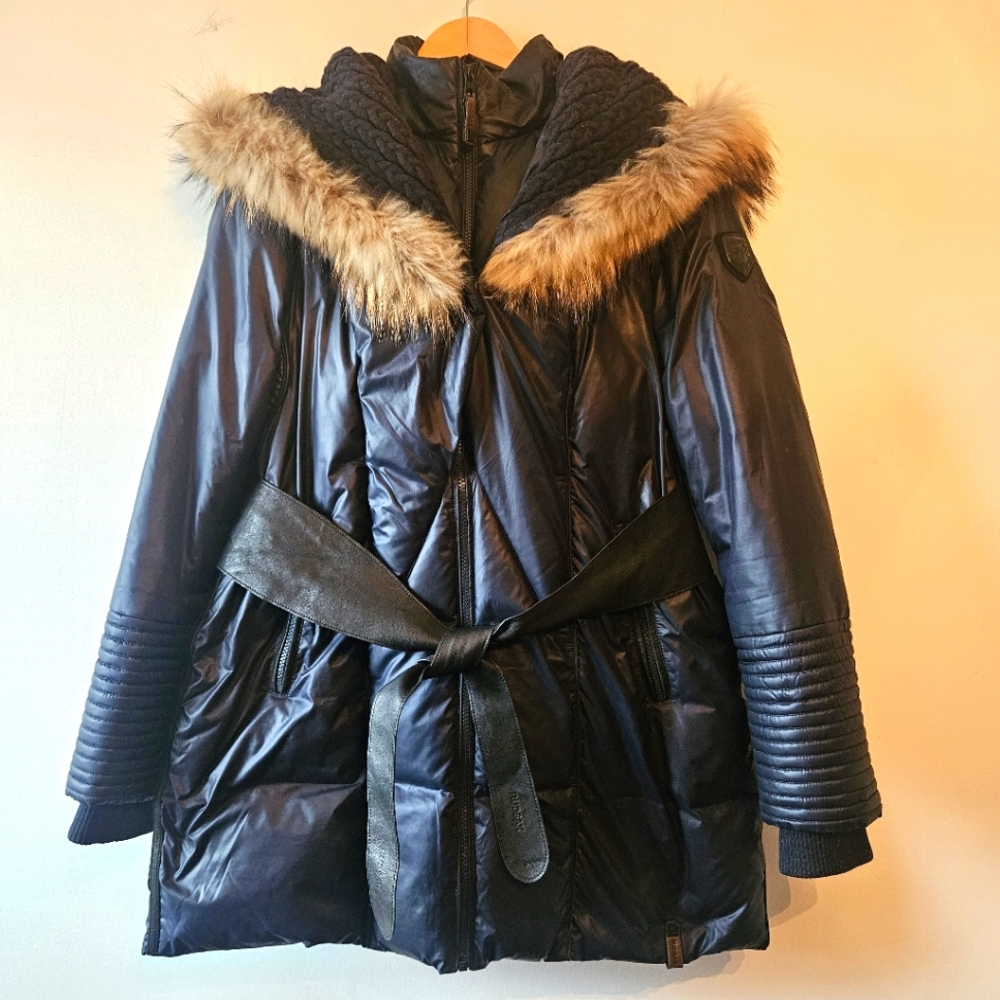 EUC RUDSAK Sophie down coat in Navy blue. Size XL